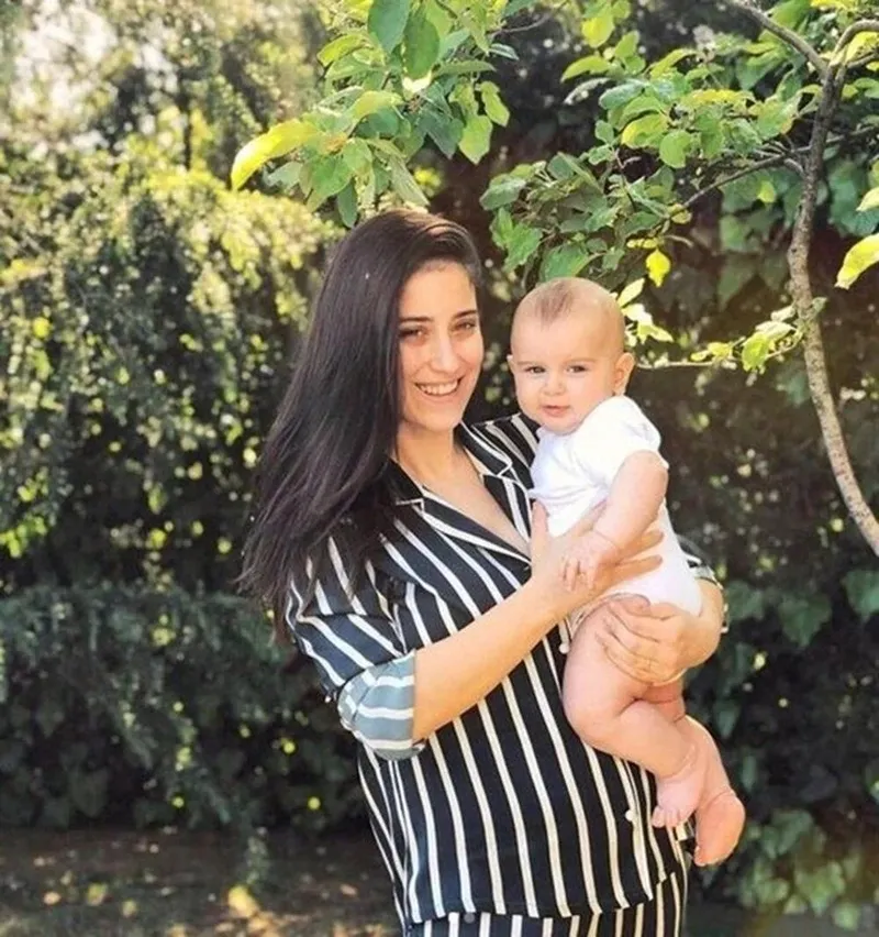 2-cocuk-annesi-hazal-kayanin-zayiflama-sirri-33luk-oyuncu-bu-sayede-36-beden-hic-bana-gore-degil-demisti-1709125830297.jpeg 2 çocuk annesi Hazal Kaya'nın zayıflama yöntemi! 33'lük oyuncu bu sayede 36 beden! "Bana göre değil" demişti...-5