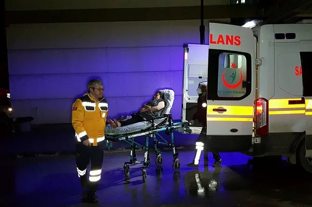 Düzce'de 5 kişilik aile sobadan sızan gazdan zehirlendi