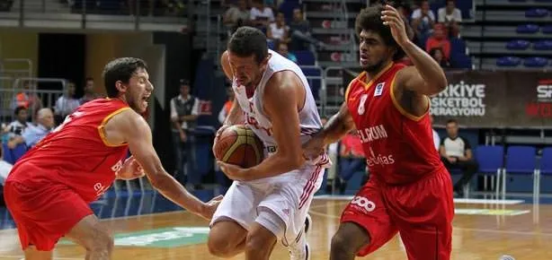 12 Dev Adam açılışta Belçika’yı farklı geçti