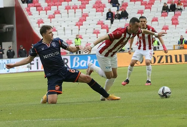 sivasspor-0-2-basaksehir-mac-sonucu-1649603231910.jpeg