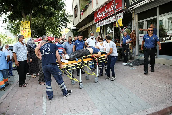 1597140899797.jpg Adana'da film gibi kuyumcu soygunu! Kadın kılığına girip...-2