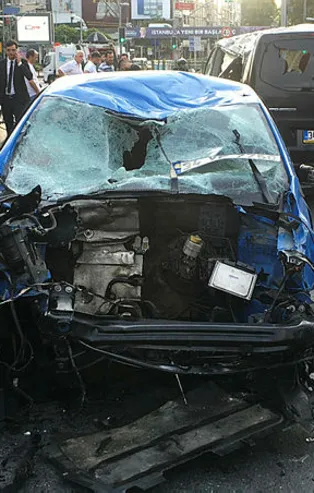 Beşiktaş'ta feci kaza ucuz atlatıldı