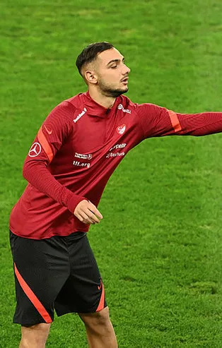 Milli yıldız Süper Lig'e geliyor! Menajeri resmen açıkladı