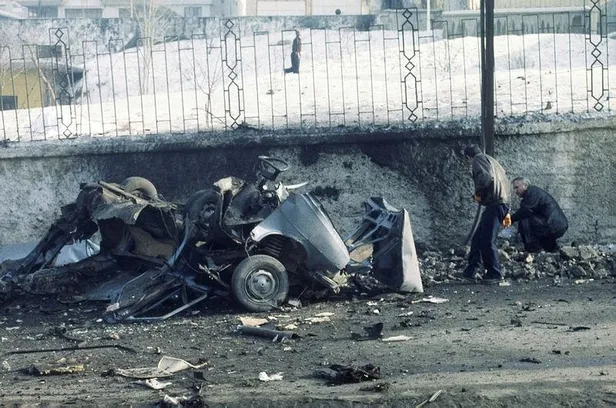 gazeteci-ugur-mumcu-suikastinda-abd-detayi-agabeyi-ceyhan-mumcu-anlatti-1642978293051.jpeg Gazeteci Uğur Mumcu suikastında ABD detayı! Ağabeyi Ceyhan Mumcu anlattı-4