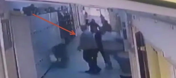 Sarıyer’de kadın öğretmene yumruklu saldırı kamerada! Maganda veli gözaltına alındı... Dehşet anları kamerada