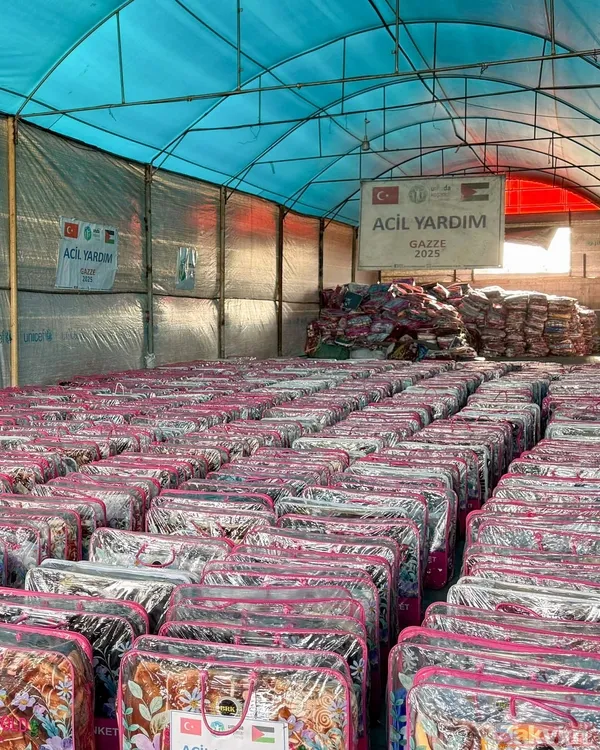 Gazze'de kışın ortasında bir umut ışığı! Gamze Özçelik’ten yürek ısıtan hamle - 8