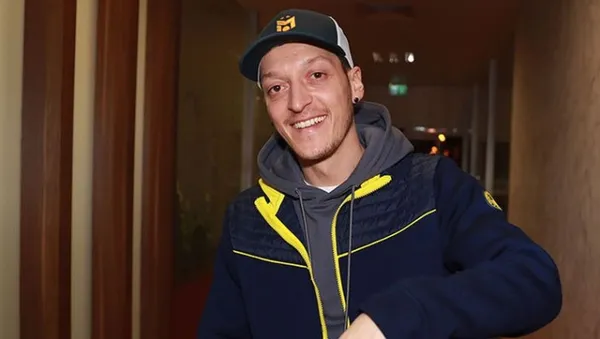 mesut-ozil-maasi-ne-kadar-olacak-fenerbahcenin-transferi-mesut-ozil-sozlesme-detaylari-mesut-ozil-kap-1611580140151.jpg
