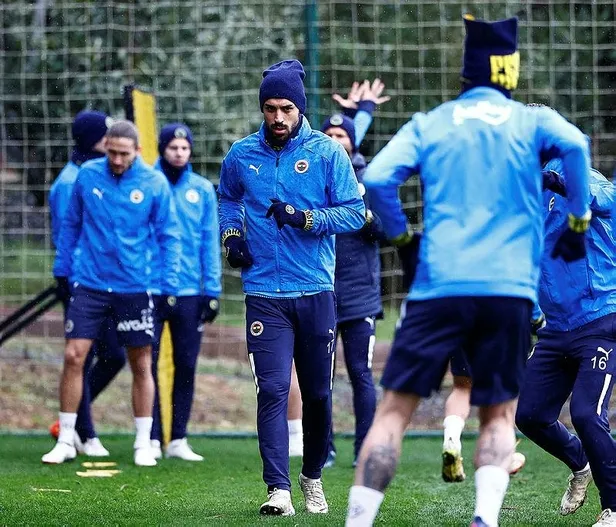 derbi-icin-pereiranin-plani-belli-oldu-oyunu-mesut-ve-irfan-uzerine-kuracak-1639869273782.jpeg Derbi için Pereira'nın planı belli oldu! Oyunu Mesut ve İrfan üzerine kuracak-5