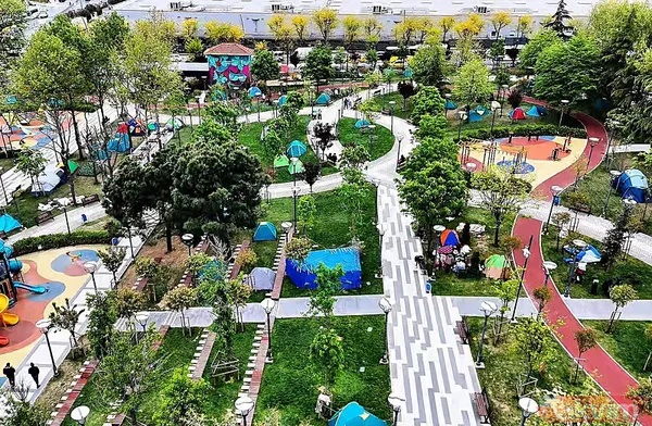 İstanbullu deprem sonrası geceyi dışarıda geçirdi: Parklar bahçeler camiler... - 10