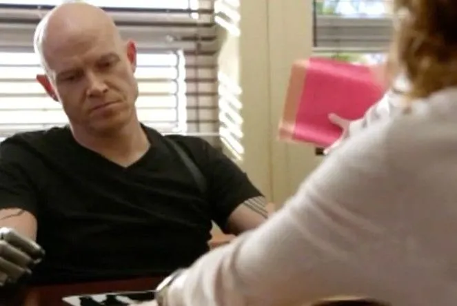 Oyuncu olmak uğruna kolunu kesti, "Savaş gazisiyim" dedi - 7