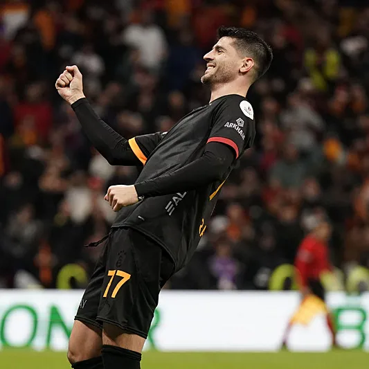 Como Alvaro Morata’yı açıkladı