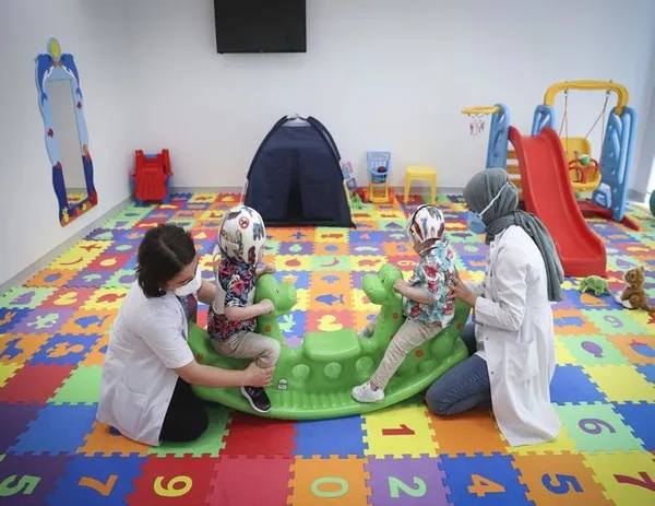 Başkan Erdoğan ile eşi Emine Erdoğan'ı ziyaret etmişlerdi: Siyam ikizleri Yiğit ile Derman, mutluluğa erişti:-3