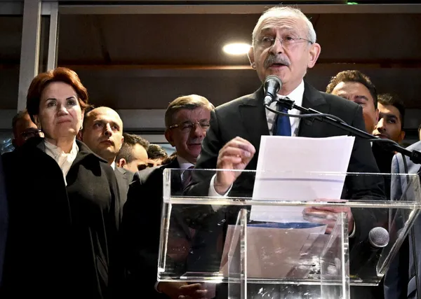 sen-misin-reklam-vermeyen-foncu-merdan-yanardag-acti-agzini-yumdu-gozunu-meral-aksenere-aleni-tehdit-1679138595541.jpg Sen misin reklam vermeyen? Foncu Merdan Yanardağ açtı ağzını yumdu gözünü! Meral Akşener'e aleni tehdit-7