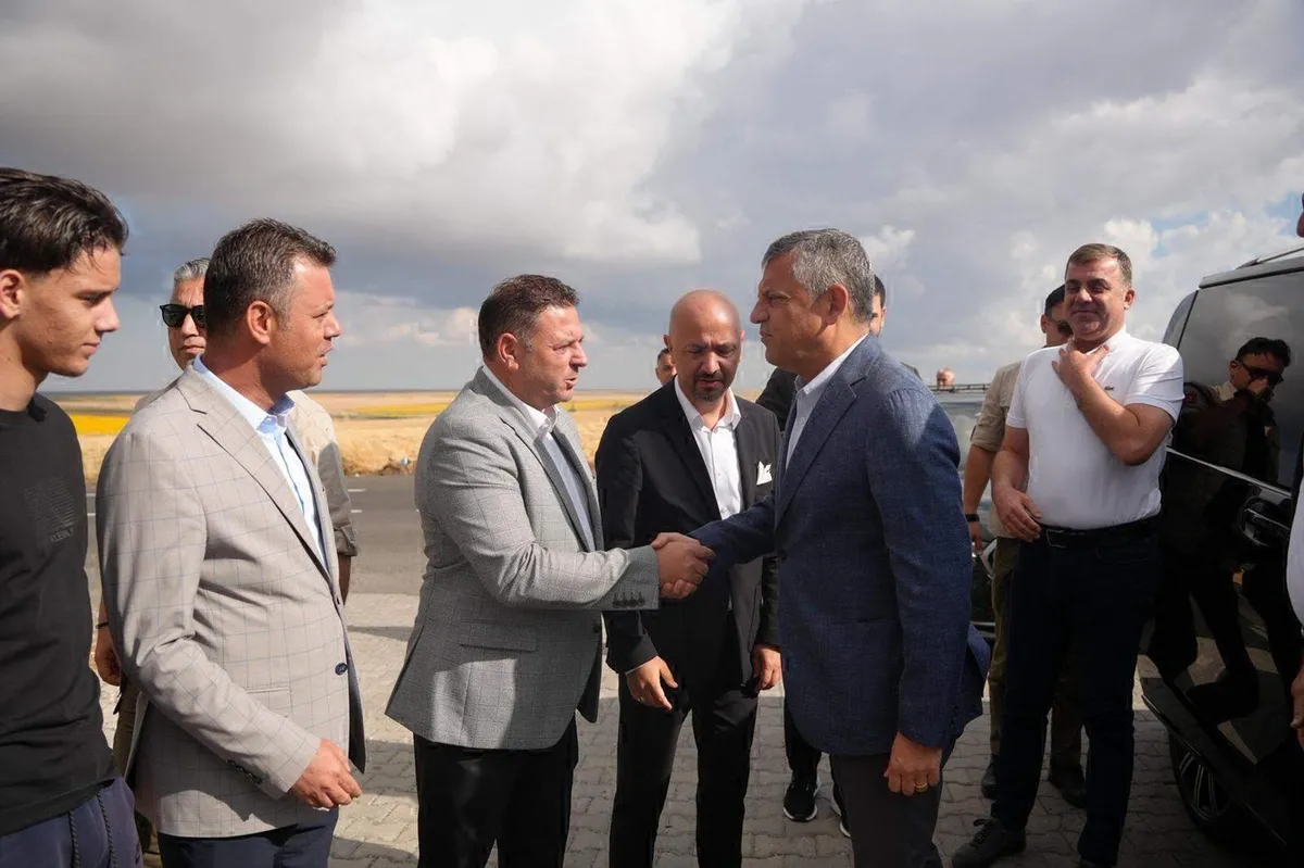 chp-budur-degismez-kurana-hakarete-sahip-ciktilar-ozgur-ozel-deniz-goktasi-cezaevinde-ziyaret-etti-1783247013403.jpeg CHP'nin değişmeyen kodları! Kur'an'a hakarete sahip çıktılar: Özgür Özel Deniz Göktaş'ı cezaevinde ziyaret etti-3