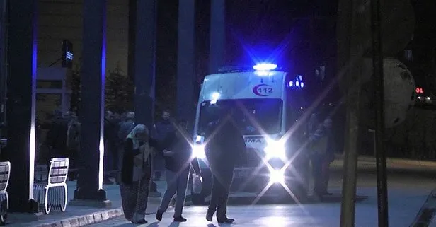 İzmir'de kahvehaneye silahlı saldırı: 2 yaralı