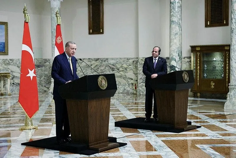 Başkan Erdoğan Kahire'de Sisi ile görüştü