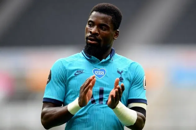 Galatasaray'dan sürpriz hamle! Sağ bek transferini bitirmek isteyen Aslan, Serge Aurier’in menajeriyle görüşecek