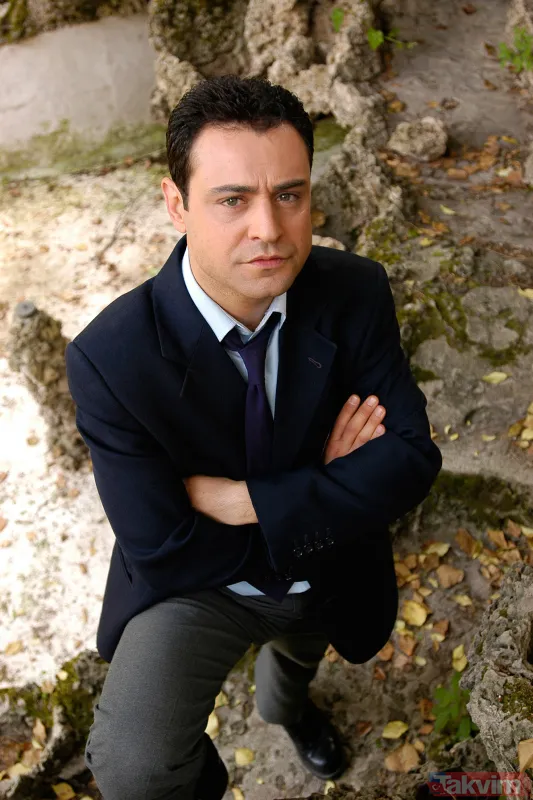 2000 yılında Şekerbank, 1999 yılında Demirbank ve yine aynı sene çektiği bir de Algida reklamı bulunmaktadır. Hayat Bilgisi dizisinde Keramettin Güçverir'i...