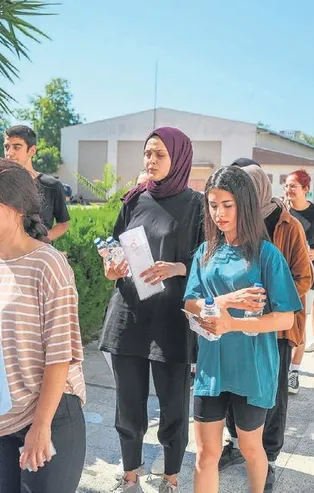 Üniversite sınavı maratonu başladı! Barajın kalkmasıyla sınava rekor seviyede başvuru yapıldı