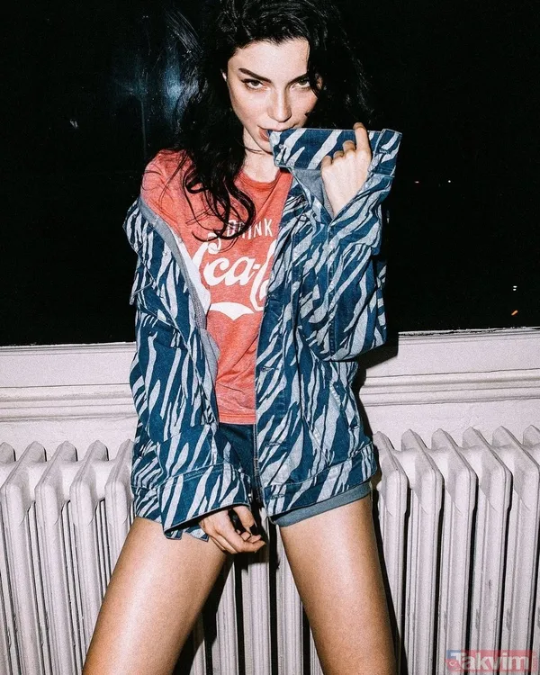 Merve Boluğur sınır tanımadı sütyensiz pozuyla olay oldu! Cüretkar paylaşımı sosyal medyaya bomba gibi düştü - 5