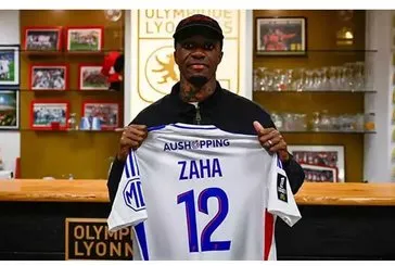 Lyon Zaha ile yolları ayırıyor!