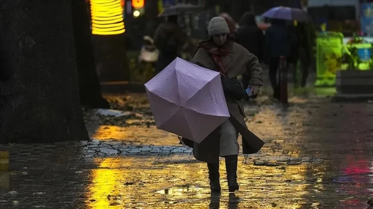 İstanbullu iş çıkışına dikkat! Megakentte 13 derece alarmı: Meteoroloji uzmanı yağış takvimini açıkladı