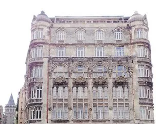 Beyoğlu’nun sembol yapısı Frej Apartmanı