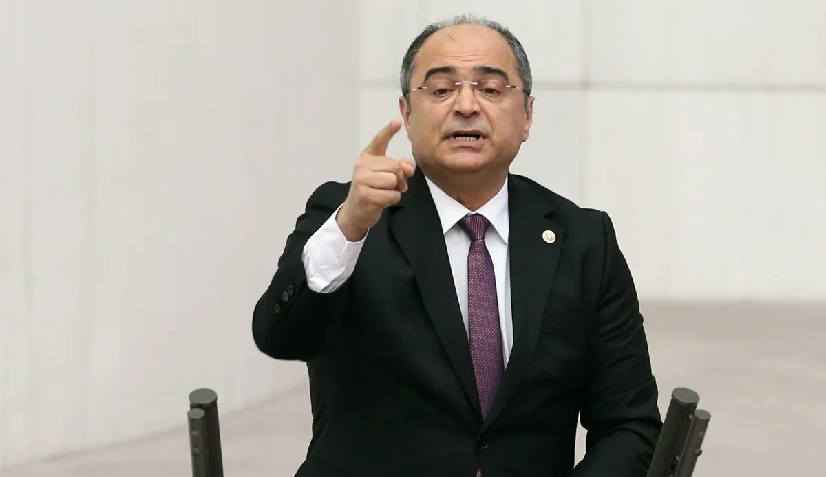 imamoglunun-danismani-chpli-turan-aydogani-patlatan-kayit-1787745148971.jpeg İmamoğlu'nun danışmanını patlatan kayıt! CHP'li Turan Aydoğan "Rüşvetin belgesi mi olur?” sözlerini kabul etti: 200 bin dolarlık şaibe-3