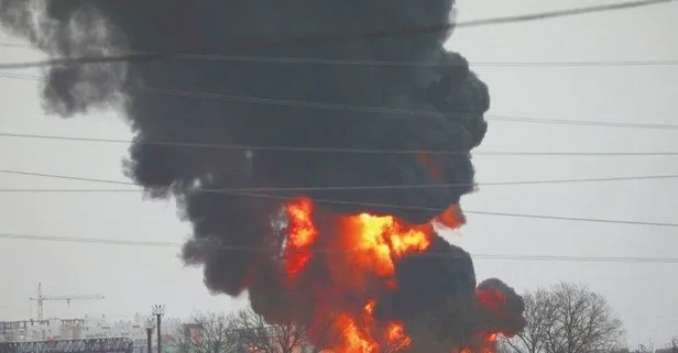 Rusya'da petrol rafinerisinde patlama