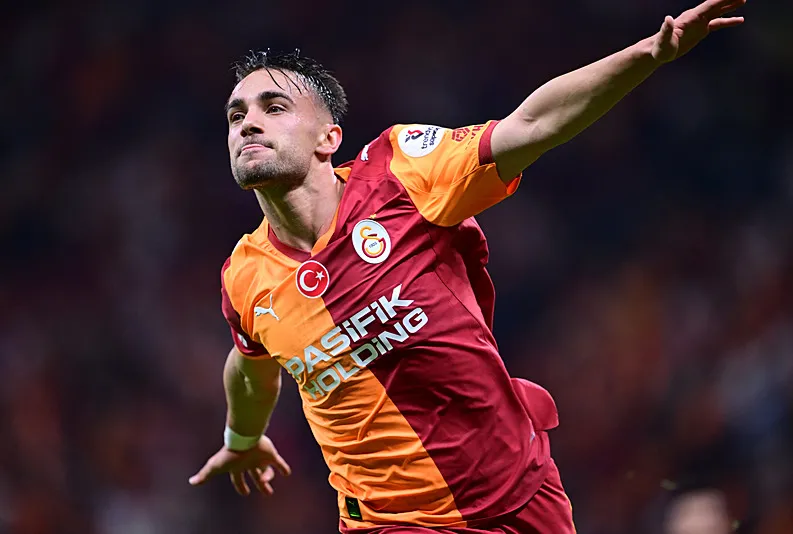 Yunus Akgün gollerine devam ediyor!