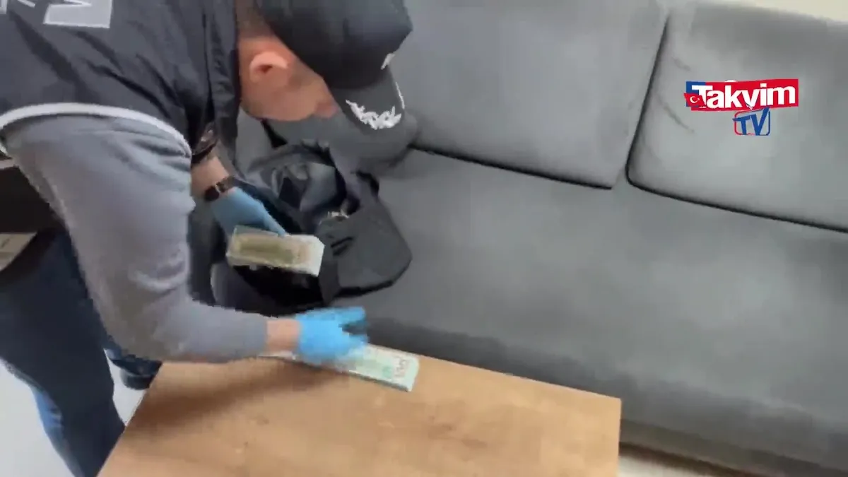 FETÖ'nün İstanbul'daki 'hanım eli' çöktü! Poşet içinde 10 saniyede el değiştiren paralar!