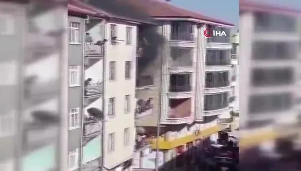 Ankara'da iş makinesiyle 60 kişiyi kurtardı