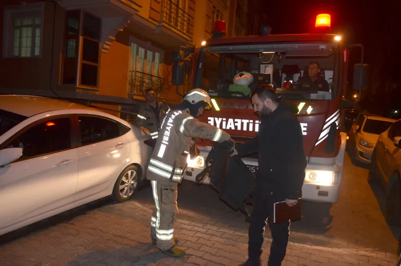 İstanbul'da koku yayılan bazadan kadın cesedi çıktı - 5