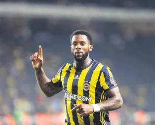 Adam orta yapmadı pas verdi!