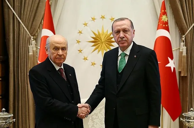 Son dakika: Başkan Erdoğan ile MHP Genel Başkanı Bahçeli arasında sürpriz görüşme! Masada Anayasa çalışmaları var