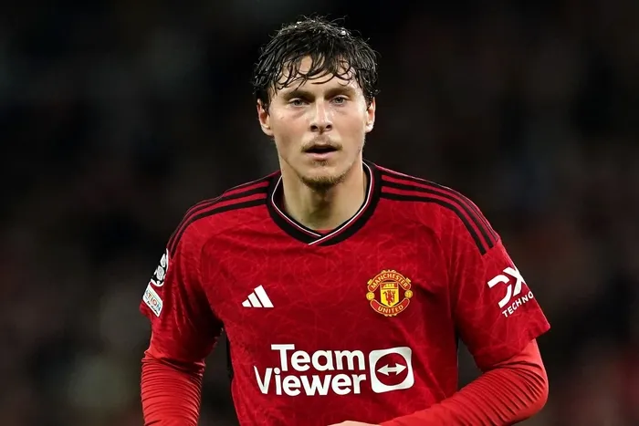 kanarya-lindelofe-kancayi-takti-fenerbahcenin-transfer-gundeminde-isvecli-stoper-var-1704068469627.jpeg Kanarya Lindelöf'e kancayı taktı! Fenerbahçe'nin transfer gündeminde İsveçli stoper var-3