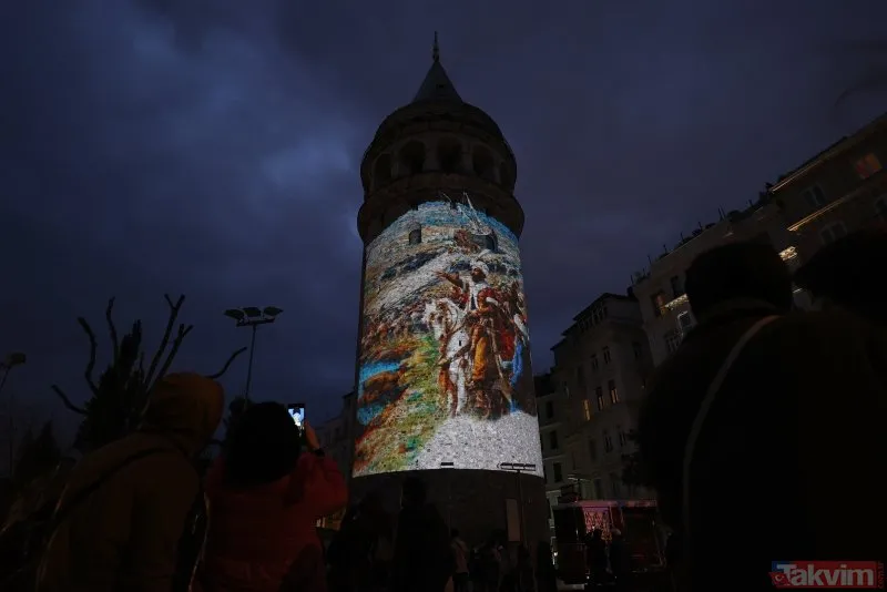 Görsel şölen! Galata Kulesi'nde İstiklal Marşı'nın kabulünün 100. yılına özel gösteri