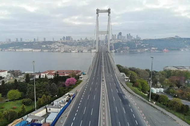 Son dakika: 15 Temmuz Şehitler Köprüsü, sokağa çıkma kısıtlamasının üçüncü gününde de boş kaldı