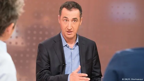 Haine bakın; Türkiye'ye daha sert davran diyen sözde Türk!-2