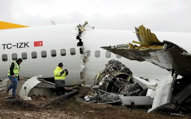 Son dakika: Sabiha Gökçen'deki uçak kazasında hayatını kaybeden 3 kişinin kimlikleri belirlendi-4