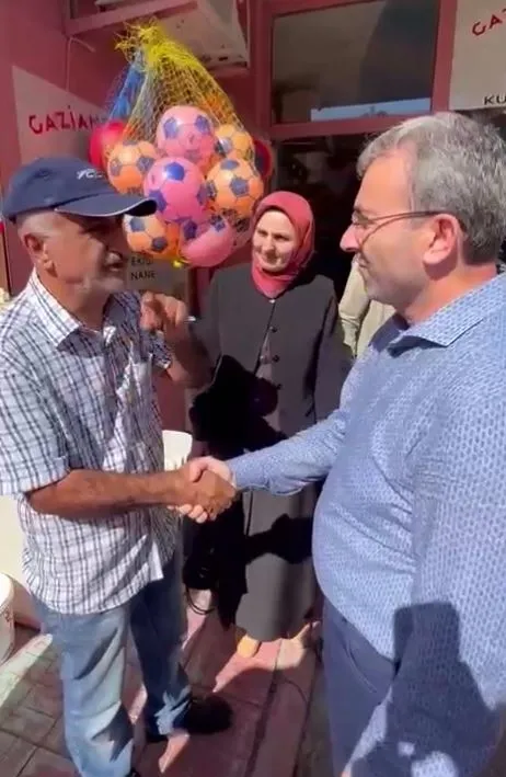 chpli-vatandastan-chpli-kartal-belediyesine-isyan-kurtulmamiz-lazim-1662557230985.jpg CHP’li vatandaştan CHP’li Kartal Belediyesine isyan! "Kurtulmamız lazım"-2