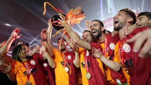 rekorlarin-sampiyonu-aslanlar-gibi-rakiplerine-fark-atti-okan-buruk-yonetiminde-muhtesem-bir-sezon-geride-kald-1685999225212.jpeg Rekorların şampiyonu aslanlar gibi rakiplerine fark attı! Okan Buruk yönetiminde muhteşem bir sezon geride kaldı...-6