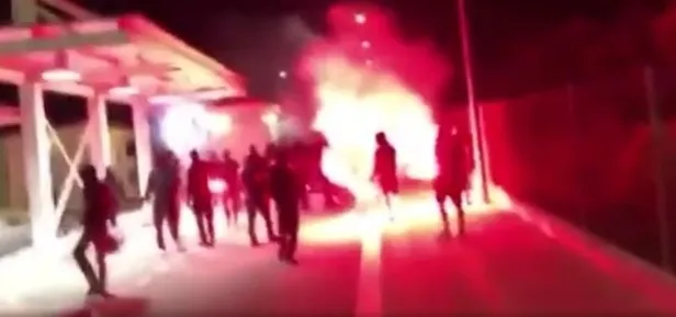 kktcden-rum-fasistlerin-provokasyonun-sert-tepki-bu-kez-cezasiz-kalmamali-1602521484873.jpg KKTC'den Rum faşistlerin provokasyonun sert tepki: Bu kez cezasız kalmamalı-4