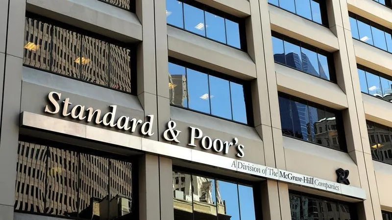 Standard & Poor's (S&P), Türkiye'nin kredi notunu "B"den "B+"ya yükseltti-2