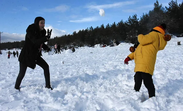 bugun-hangi-illerde-kar-tatili-ilan-edildi-20-aralik-pazartesi-kar-tatili-olan-iller-ve-ilceler-tam-liste-hangi-illerde-okullar-kapandi-2021-1639973958742.jpg 22 Aralık Çarşamba kar tatili olan iller ve ilçeler tam liste! Bugün hangi illerde kar tatili ilan edildi? Hangi illerde okullar kapandı 2021?-6
