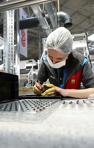 Çinli teknoloji devi TCL Türkiye'de üretime başladı