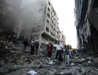 İşte İşgalci İsrailin vurduğu binanın gündüz görüntüleri