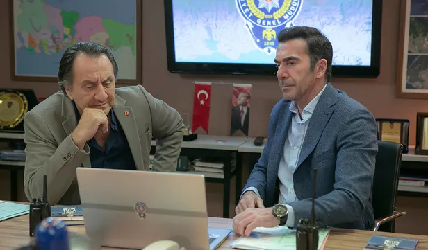 arka-sokaklar-ayrilik-iddiasi-cigerleri-parcalamisti-tum-soylentilere-kulak-tikadi-ters-kose-yapacak-1636721099591.jpg Arka Sokaklar ayrılık iddiası ciğerleri parçalamıştı! Tüm söylentilere kulak tıkadı ters köşe yapacak-5