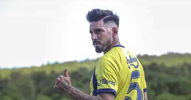Fenerbahçeli Jose Sosa, Melisa Döngel'le aşk mı yaşıyor? Sosa sakat ama gecelerden uzak kalamadı