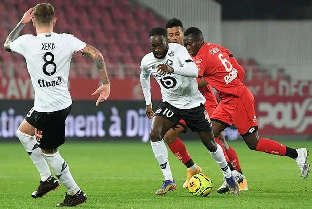 bizim-cocuklar-sahnede-asist-zeki-celikten-gol-yusuf-yazicidan-1608145136533.jpeg Bizim çocuklar sahnede! Asist Zeki Çelik'ten gol Yusuf Yazıcı'dan...-2